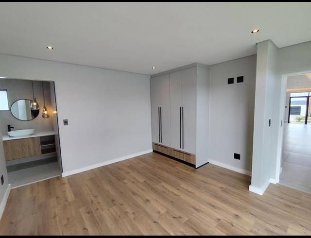 4 BEDROOM HOUSE FOR SALE IN MIDSTREAM ESTATE